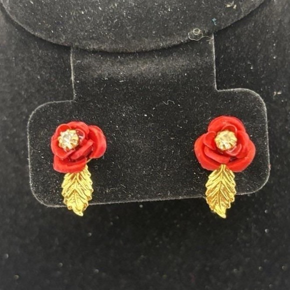 VTG Red Rose Clip-On Earrings Rhinestone Center Gold Tone Leaf Drop Floral 1960s - Picture 3 of 4